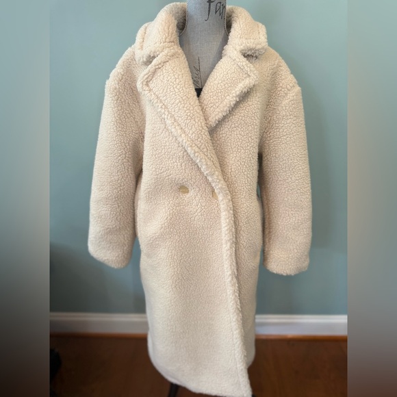 Elie Tahari Jackets & Blazers - Elie Tahari Cream Teddy Jacket